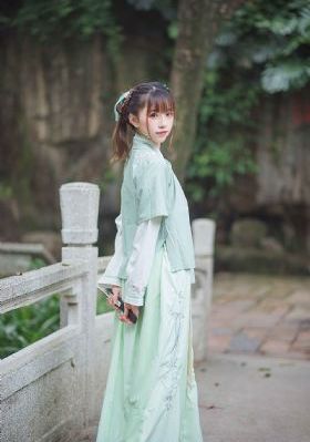 《女教师》未删减