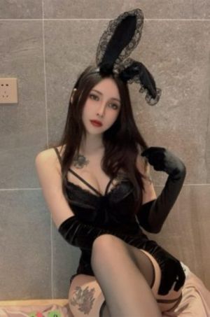 攻把受按在腿上打pp男男