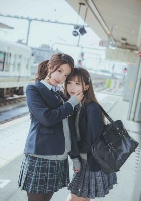 《堕落女教师》在线观看